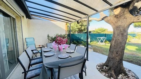 Patio, Garden, Dining area