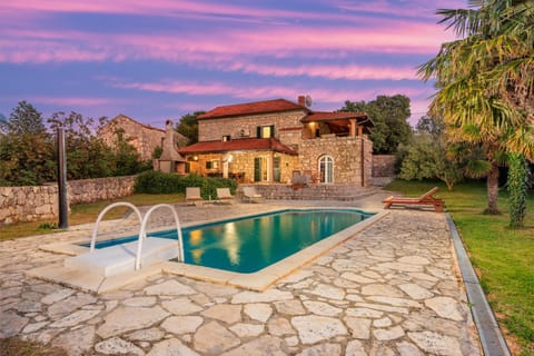 Property building, Natural landscape, Garden, Swimming pool