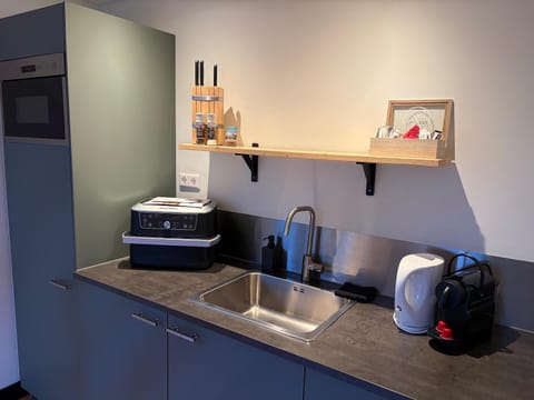 Kitchen or kitchenette, kitchen