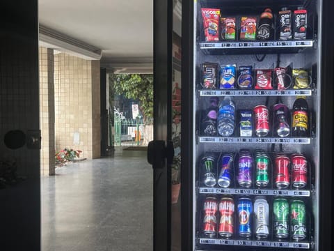 Apartamento até 8 hóspedes - uma quadra do Metrô, Ar condicionado, Wi-fi 50mps e Portaria 24h Apartment in Santa Teresa