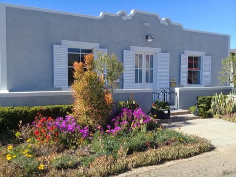 Facade/entrance, Garden