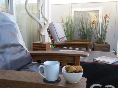 Coffee/tea facilities, Seating area