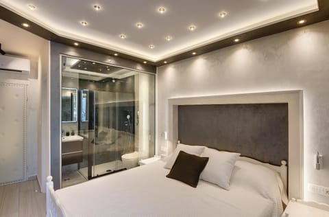 Bed, Bathroom
