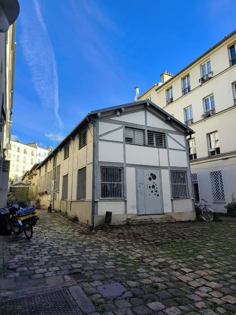 Inner courtyard view