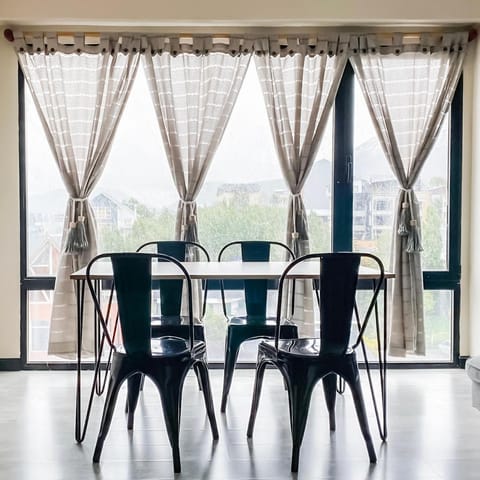 View (from property/room), Living room, Photo of the whole room, Seating area, Dining area