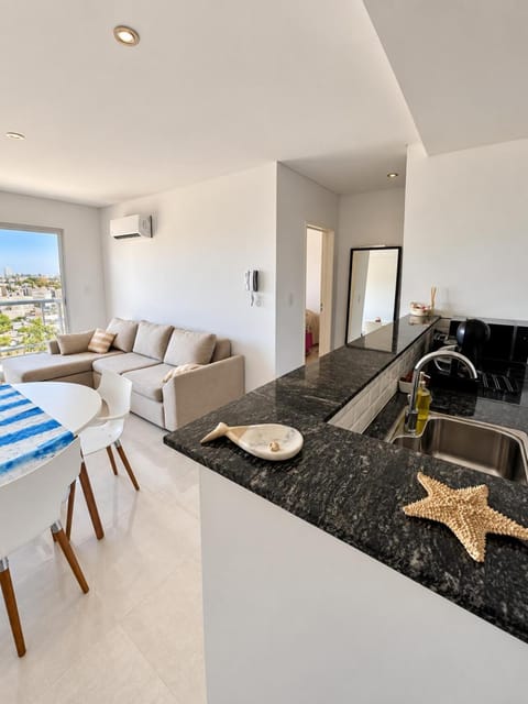 Living room, Dining area, kitchen