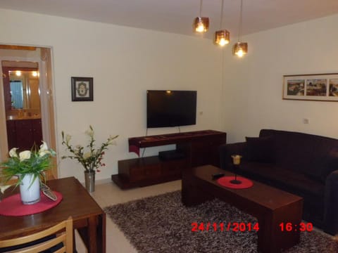 TV and multimedia, Living room, Dining area