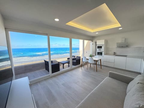 Balcony/Terrace, Living room, Sea view