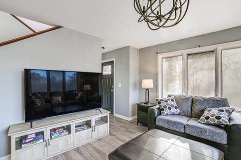 Quiet Tennessee Getaway about 12 Mi to Kentucky Lake! House in Tennessee