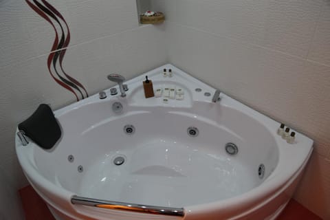 Bathroom, Spa and wellness centre/facilities