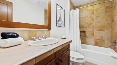 Sirius Ridge House in Avon