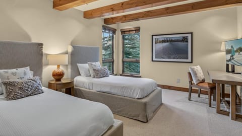 Navigator Lodge House in Beaver Creek