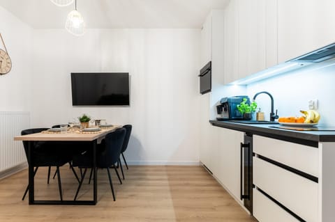 TV and multimedia, Kitchen or kitchenette, Dining area