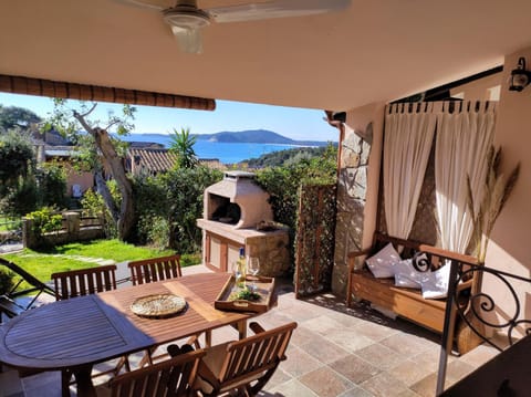 Patio, Day, Natural landscape, BBQ facilities, Garden, View (from property/room), Seating area, Dining area, Garden view, Sea view, sunbed
