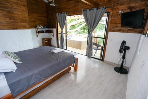 Bed, TV and multimedia, Bedroom