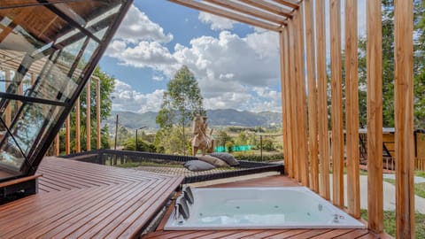 Day, Hot Tub, Mountain view