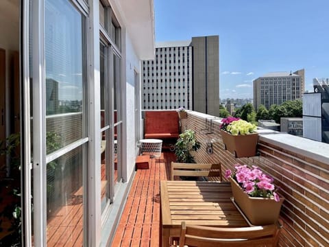 Property building, Seating area, City view
