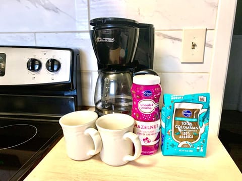 Welcome travel techs, King bed, 2br 1 ,5 ba, 4beds sleep 5, xAI, Project Pyramid House in Memphis