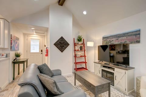 Cranberry Cottage Studio by the Sea w fireplace House in Grayland