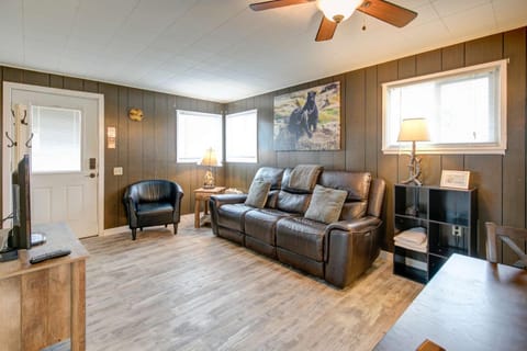The Sportsman 2-Br Cottage 6 by Grayland Beach House in Grayland