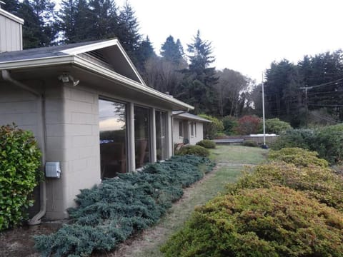 Dunes Coastal Getaway House in Oregon