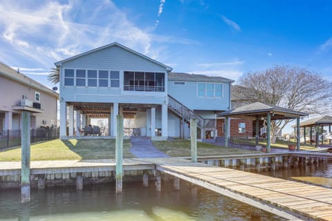 Waterfront NOLA Gem with Boat Dock and Lift House in Ninth Ward