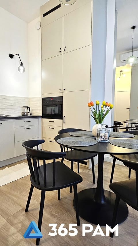 Dining area, dishwasher, oven, stove