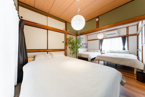 Bed, Bedroom, air conditioner