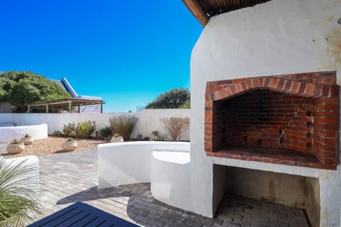 Patio, BBQ facilities