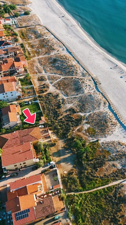 Luna Apartment- Fronte Mare Apartment in La Caletta