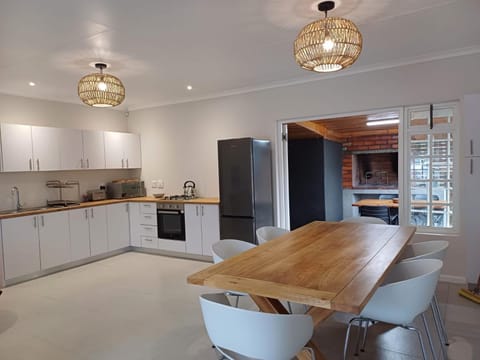 Kitchen or kitchenette, Dining area, stove, toaster