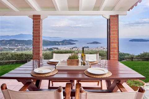 Property building, View (from property/room), City view, Garden view, Sea view
