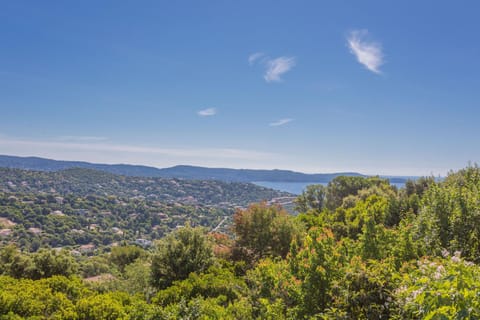 Vue mer dans les collines Cavalaire Apartment in Cavalaire-sur-Mer
