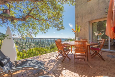 Vue mer dans les collines Cavalaire Apartment in Cavalaire-sur-Mer