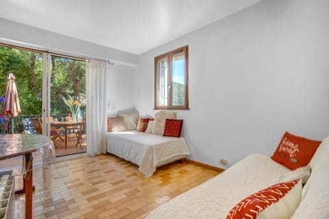 Vue mer dans les collines Cavalaire Apartment in Cavalaire-sur-Mer