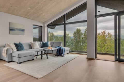 Natural landscape, View (from property/room), Balcony/Terrace, Living room, Seating area