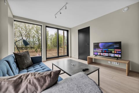 Communal lounge/ TV room, TV and multimedia, Living room