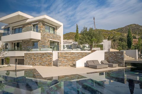 Property building, Day, Pool view, Swimming pool