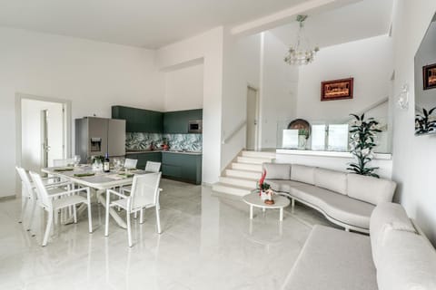 Communal lounge/ TV room, Communal kitchen