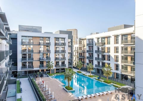 Property building, Evening entertainment, Pool view, Swimming pool, Location, sunbed
