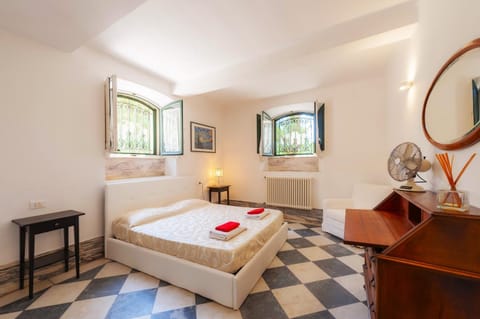 Property building, Photo of the whole room, Seating area, Bedroom, towels