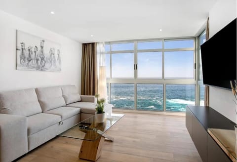 TV and multimedia, View (from property/room), Living room, Sea view