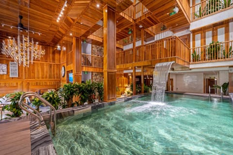 Swimming pool