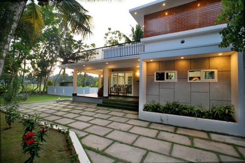 Property building, Day