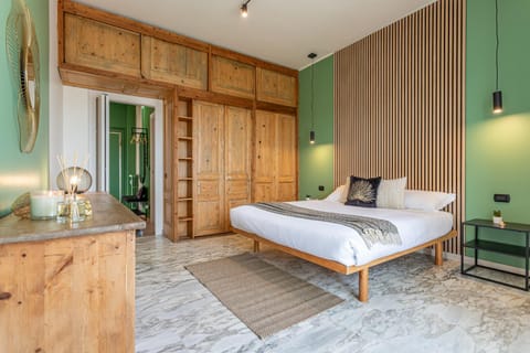 Bedroom, wardrobe