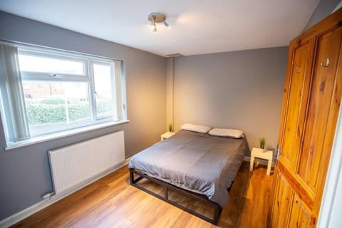 Entire 1 Bedroom House in Manchester Apartment in England