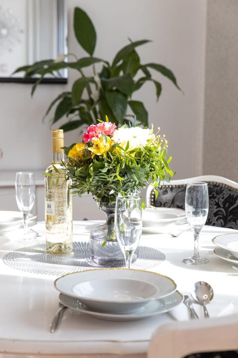 Dining area, Lunch, Dinner