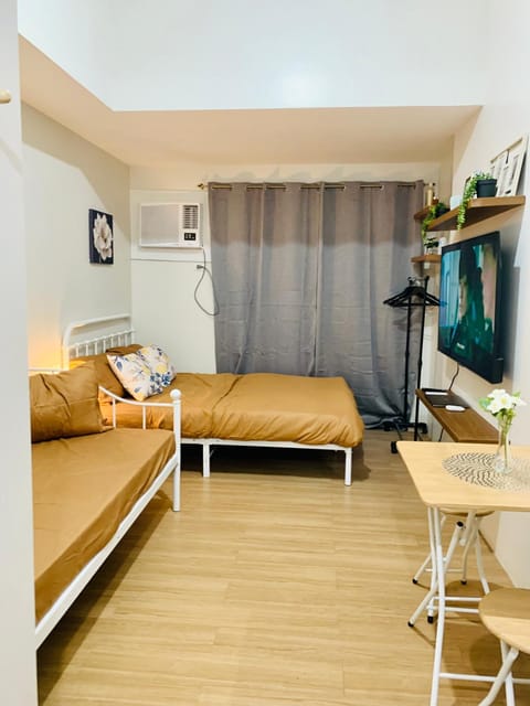 Bed, TV and multimedia