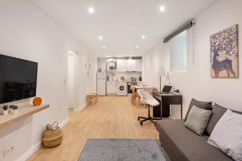 TV and multimedia, Kitchen or kitchenette, Living room, Seating area, Dining area, minibar, oven, pet friendly, stove