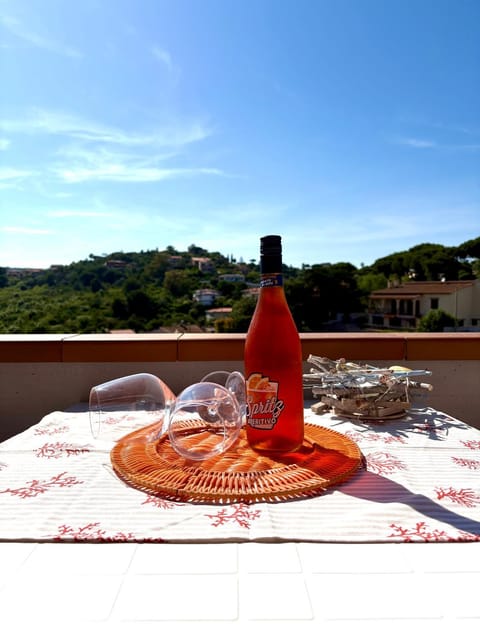 Natural landscape, View (from property/room), Balcony/Terrace, Food and drinks, Drinks